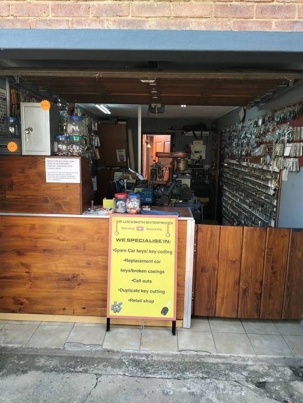 ER Locksmith Enterprises — 2 Sauer Place, Faerie Glen, Pretoria East